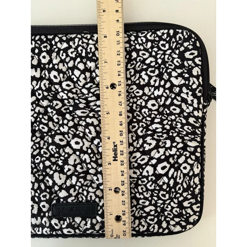 Vera Bradley Camo Cat Zippered iPad Tablet Sleeve Black & White Padded EUC
